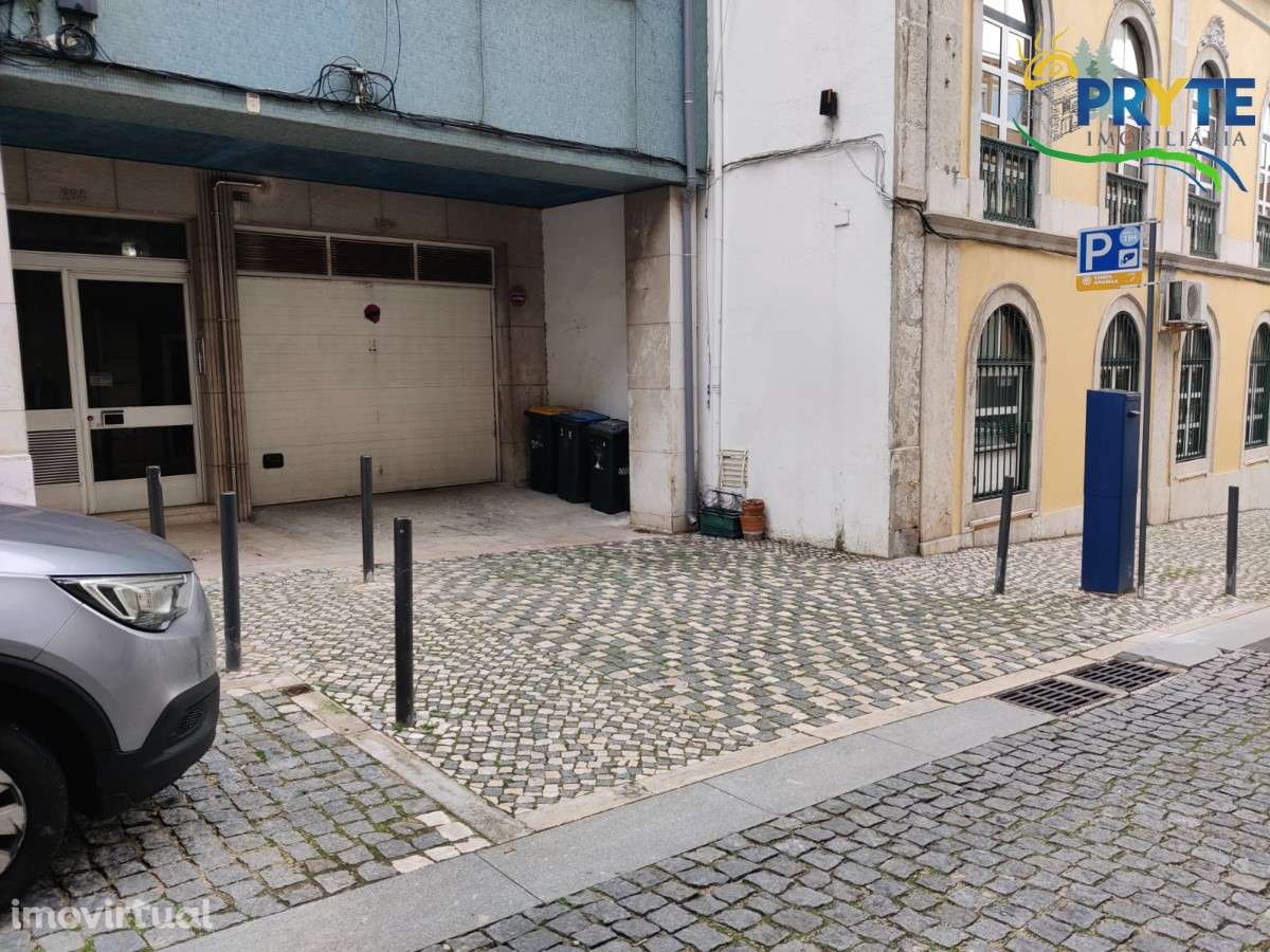 Apartamento T1+1 situado em Campolide - Grande imagem: 3/33