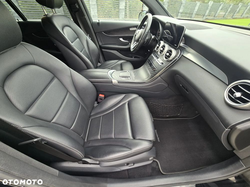 Mercedes-Benz GLC - 21