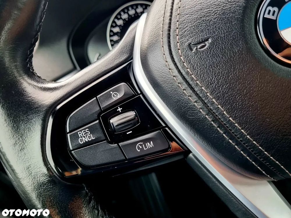 BMW Seria 5 520i Touring Sport Line - 18