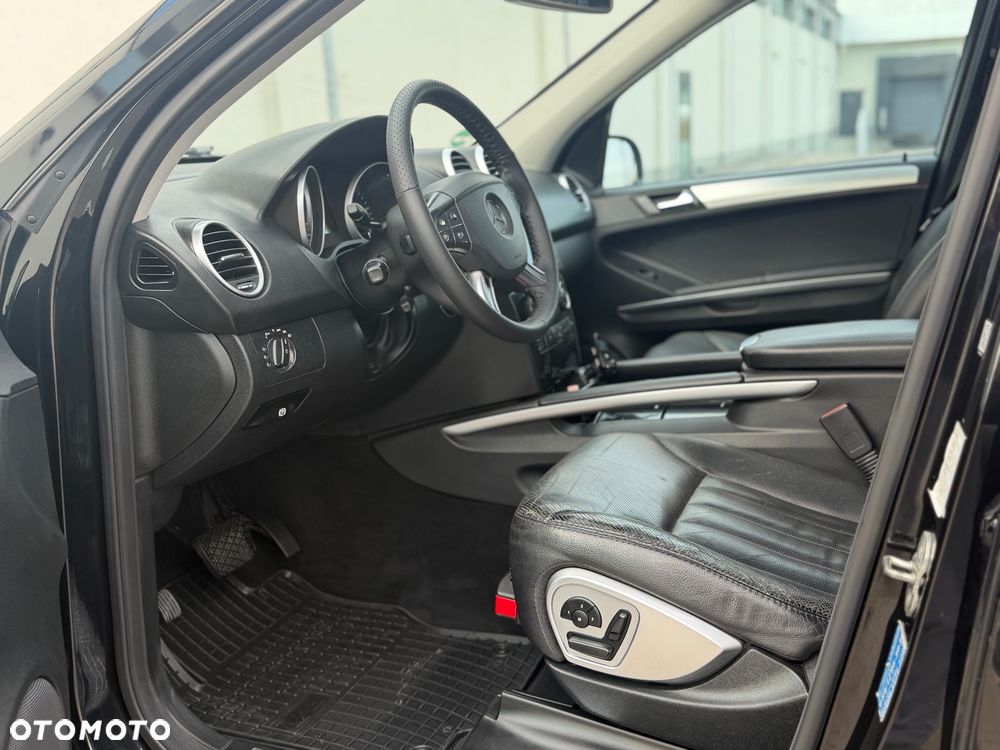 Mercedes-Benz ML - 14