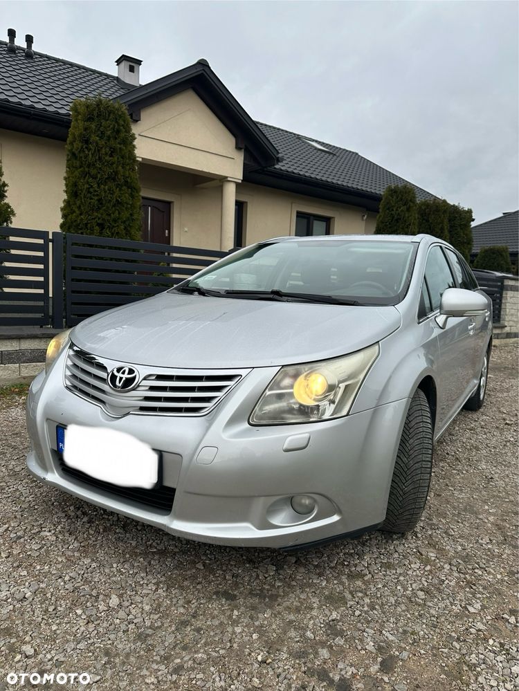 Toyota Avensis - 4