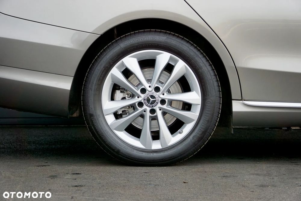 Mercedes-Benz Klasa C 300 9G-TRONIC Avantgarde - 15