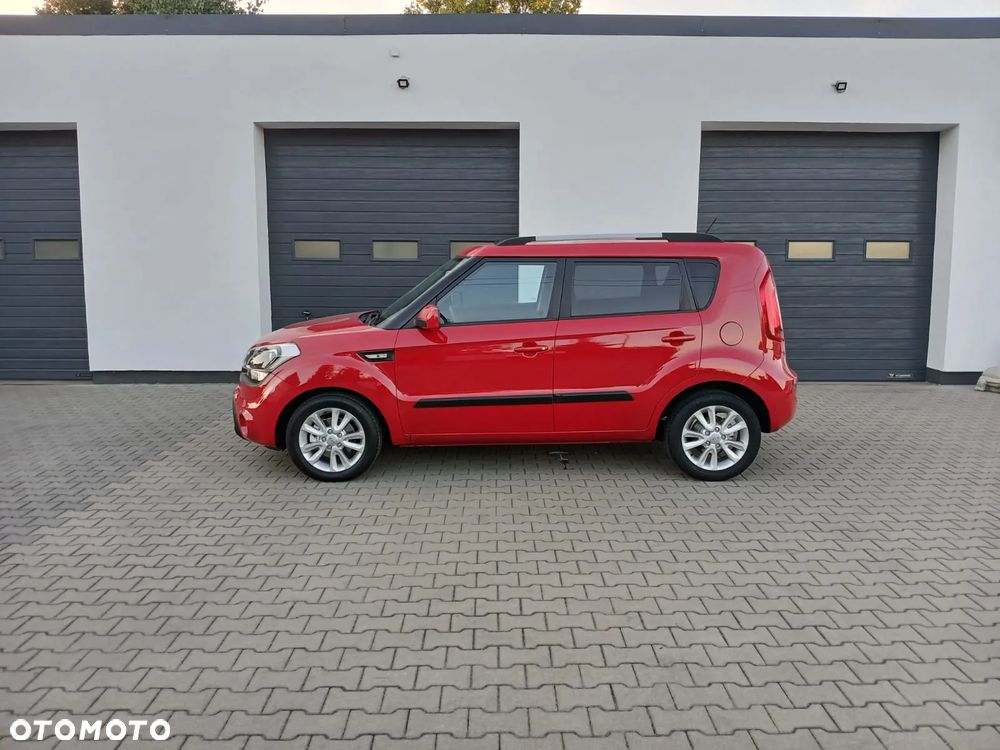 Kia Soul 1.6 CRDI Dream Team Edition - 25