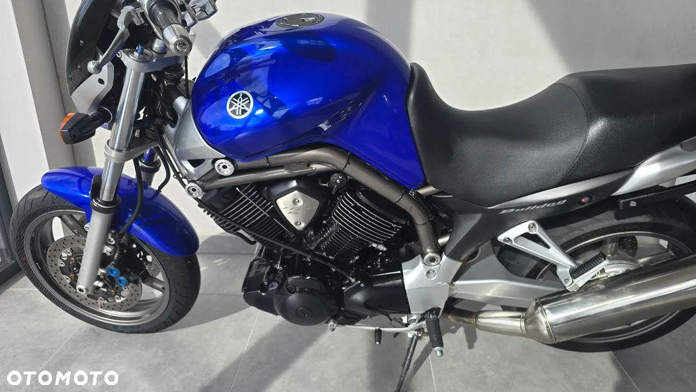 Yamaha BT - 16