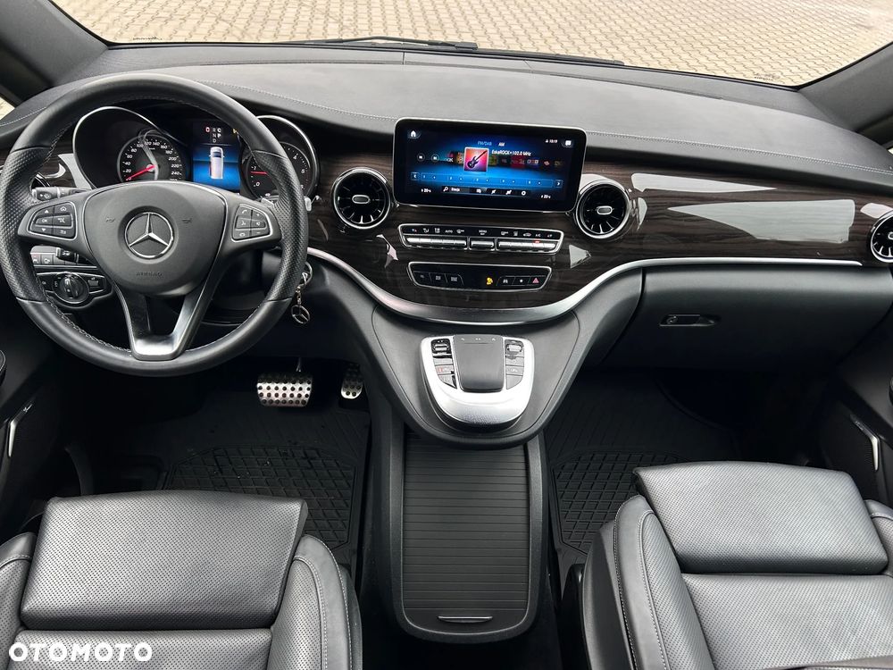 Mercedes-Benz Klasa V - 16