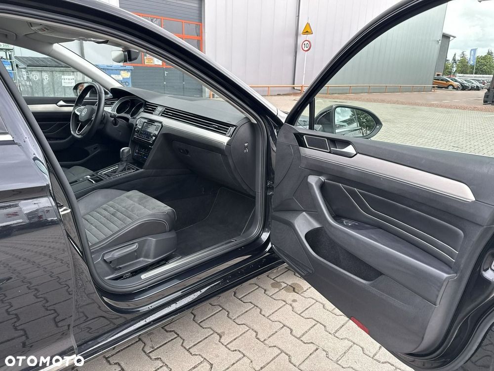 Volkswagen Passat 2.0 TSI Elegance DSG - 20