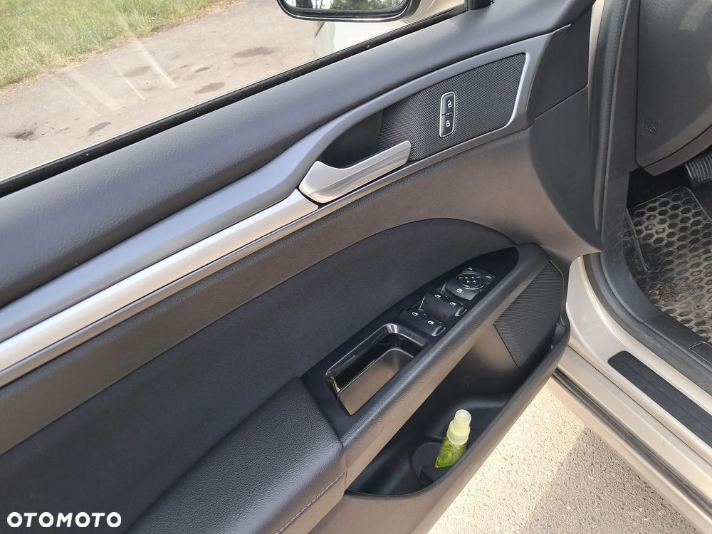 Ford Mondeo - 12