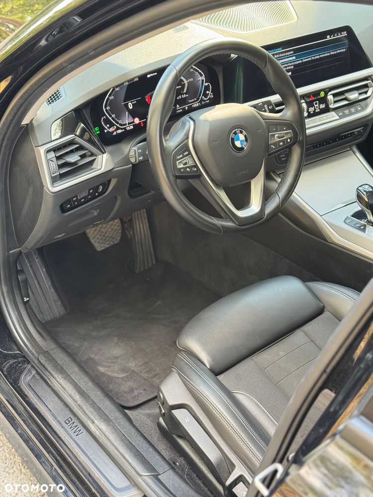 BMW Seria 3 330e Advantage sport - 23
