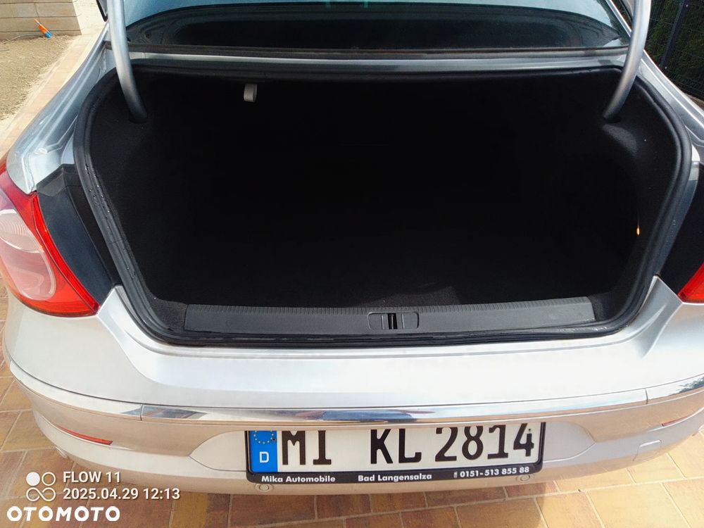 Volkswagen Passat - 12
