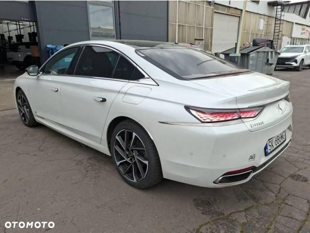 DS Automobiles N°8 - 2