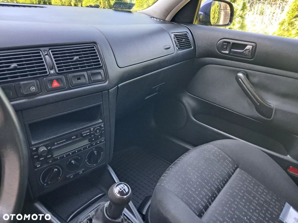 Volkswagen Golf 1.4 Q - 11