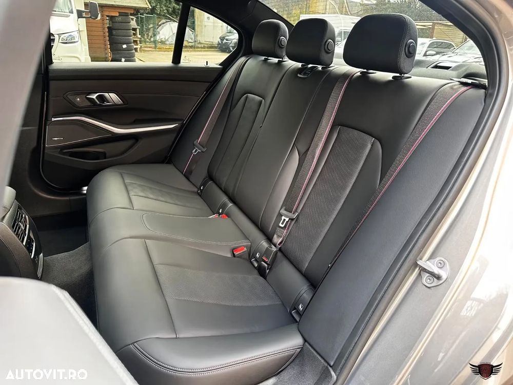 BMW M3 Competition M xDrive - 32