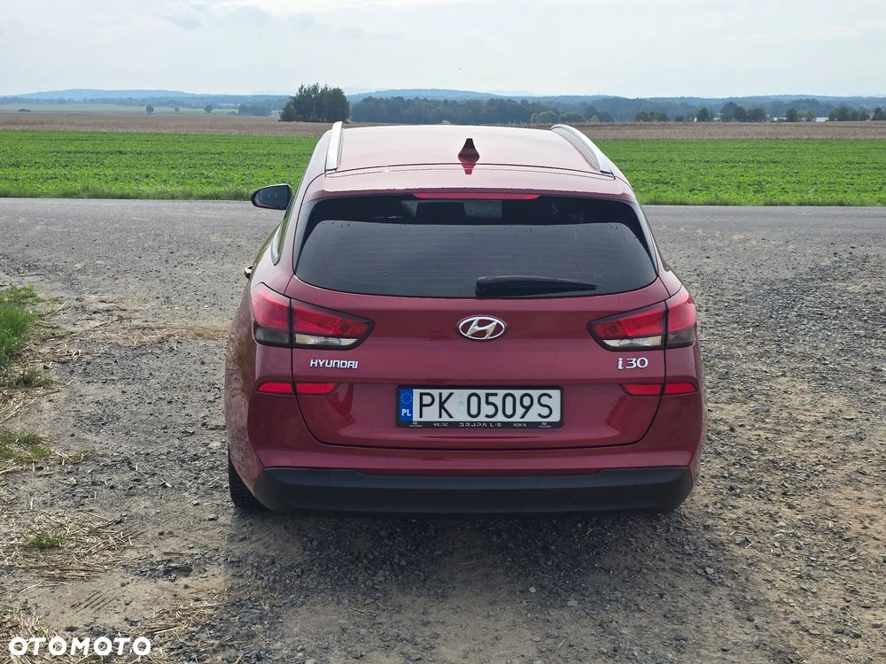 Hyundai i30 1.0 T-GDI Classic + DCT - 12