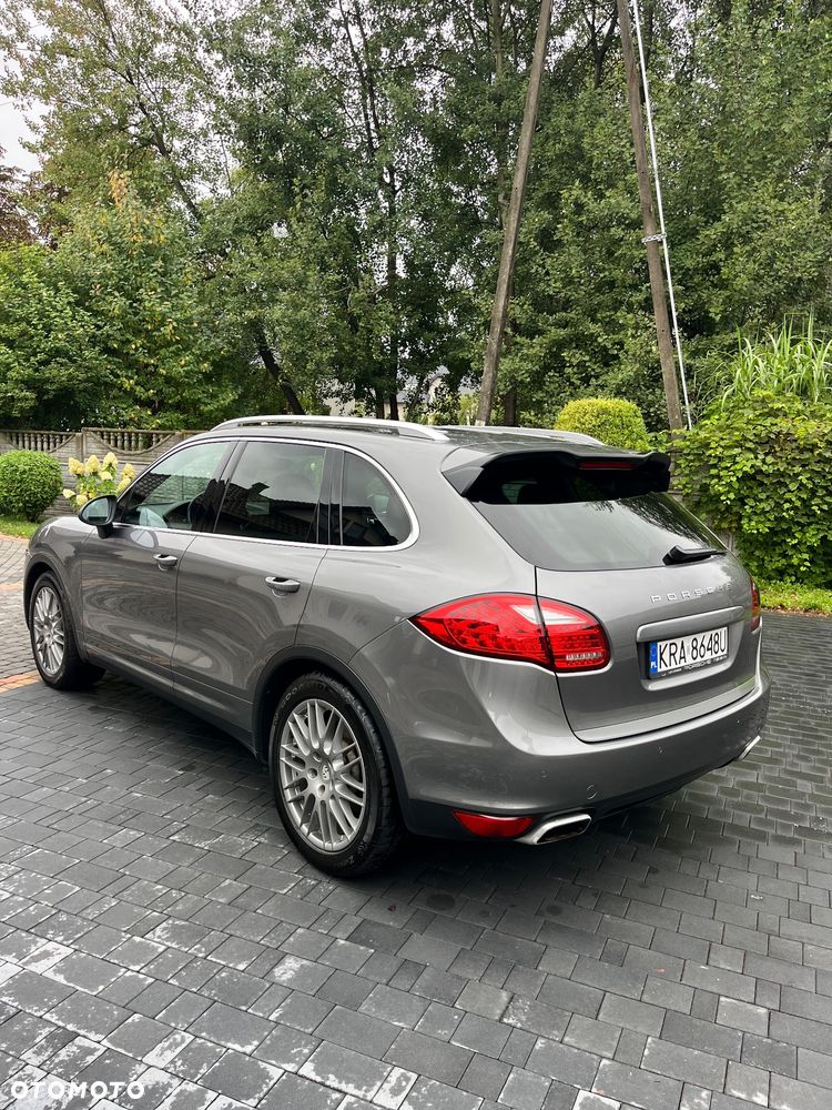Porsche Cayenne - 4