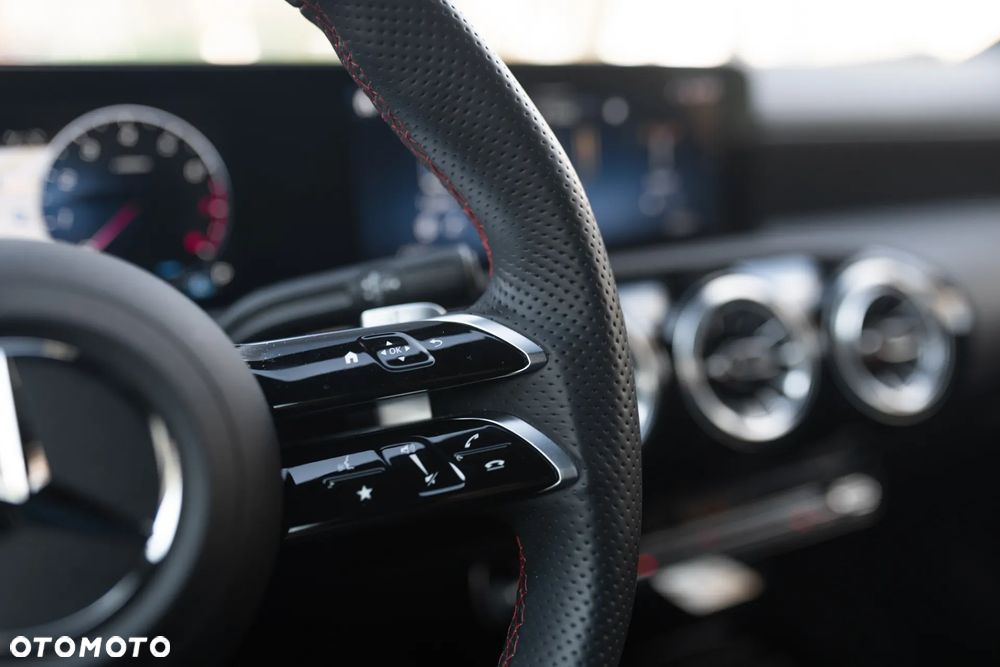 Mercedes-Benz Klasa A 200 AMG Line 7G-DCT - 18