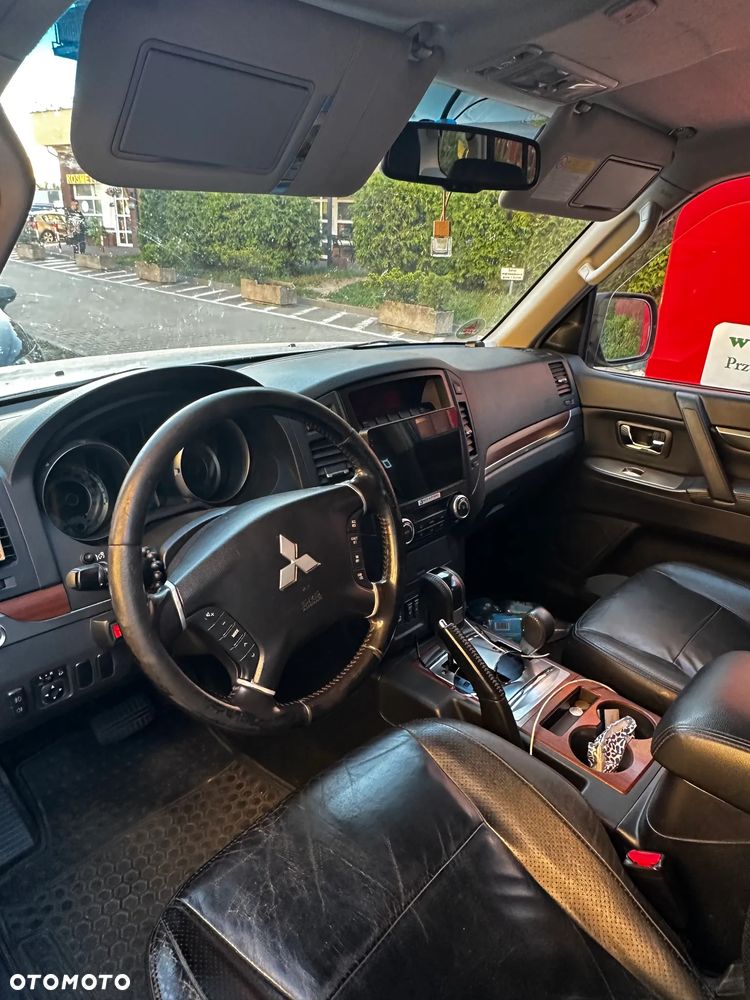 Mitsubishi Pajero 3.2 DID Instyle - 10