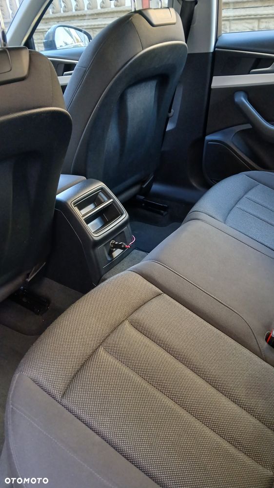 Audi A4 Avant 2.0 TDI ultra S tronic - 19