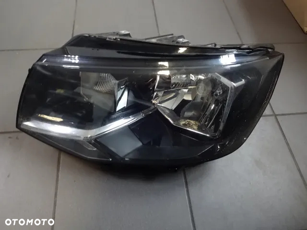 Lewa przednia lampa VW Transporter T6