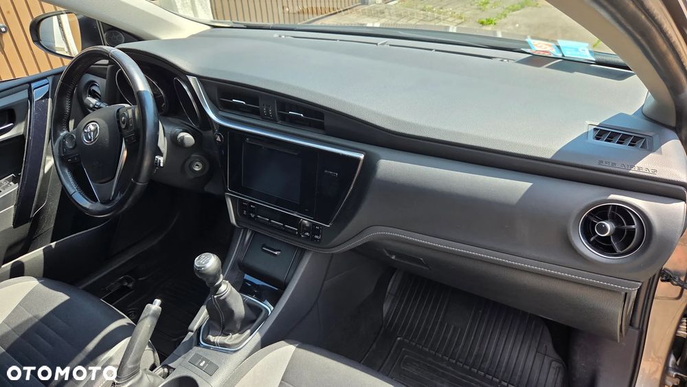 Toyota Auris 1.6 Premium Comfort - 18
