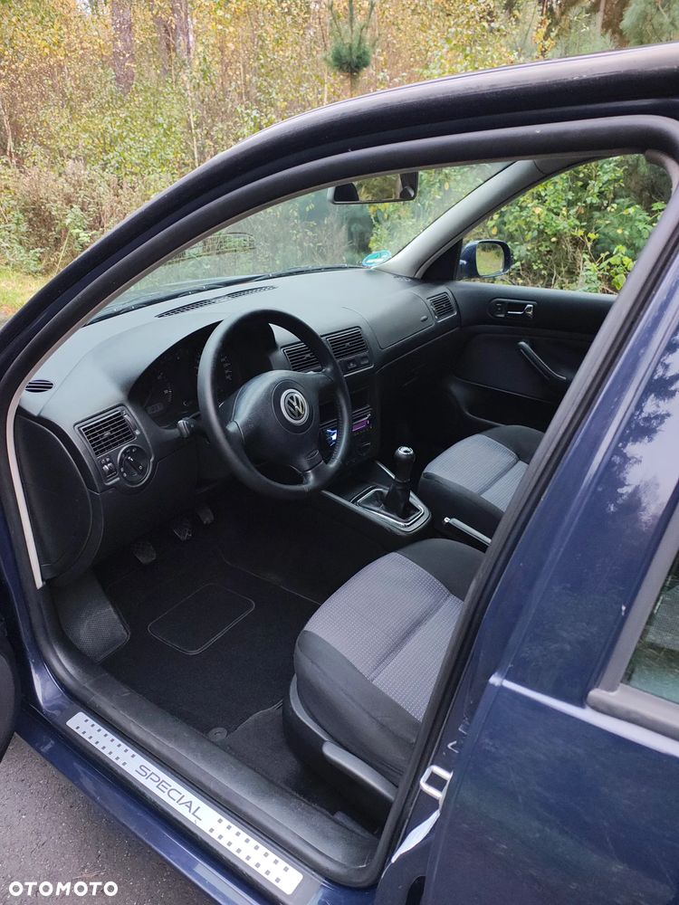 Volkswagen Golf - 6