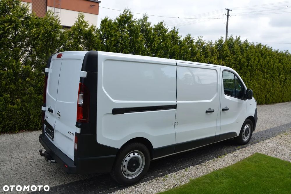 Opel Vivaro - 8