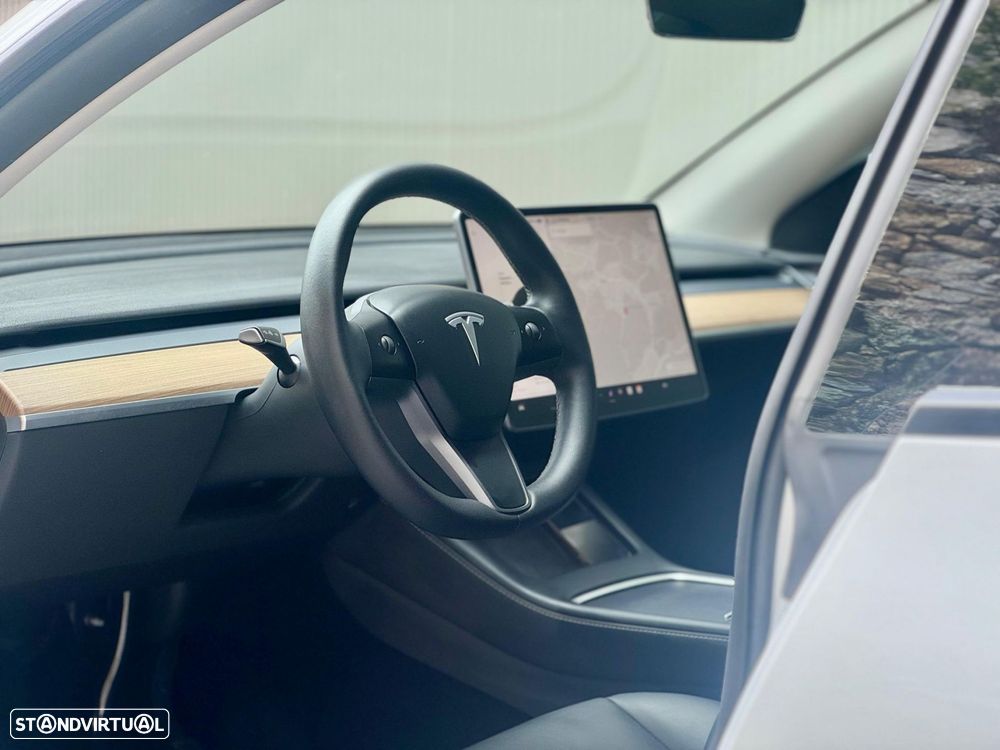 Tesla Model Y Standard Long Range RWD - 7
