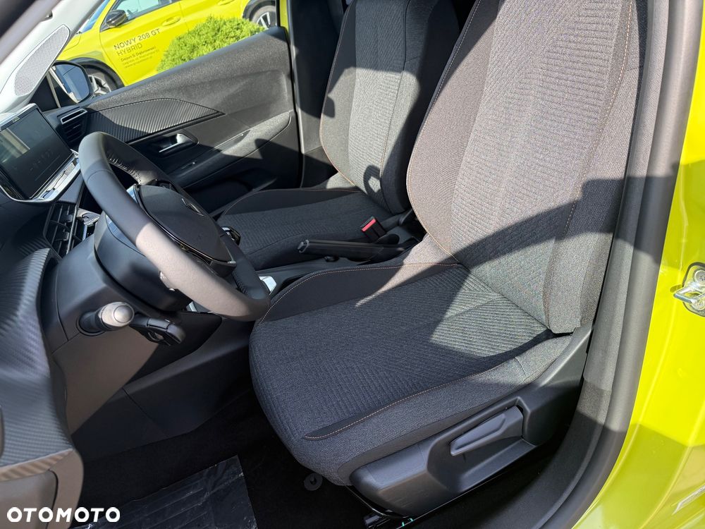 Peugeot 208 - 11