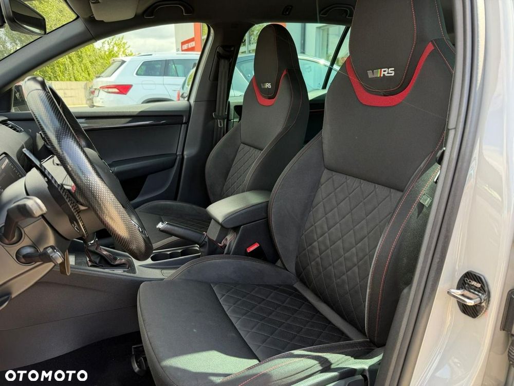 Skoda Octavia 2.0 TDI DSG RS - 18