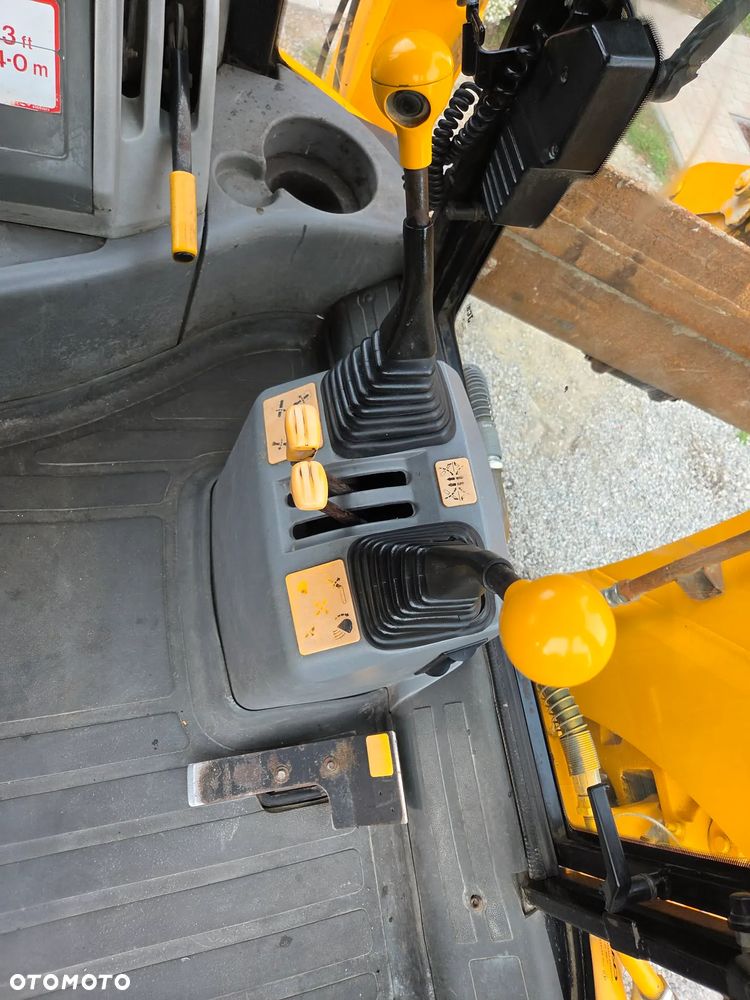 JCB 3CX - 19