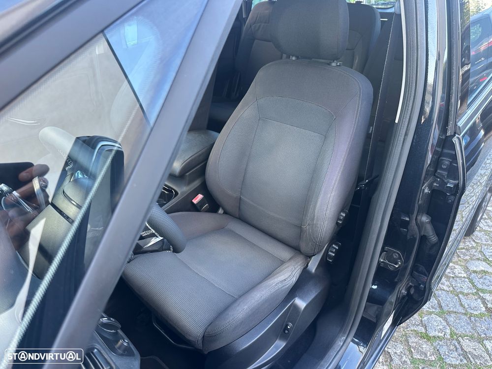 Ford S-Max 2.0 TDCi Titanium 7L - 24