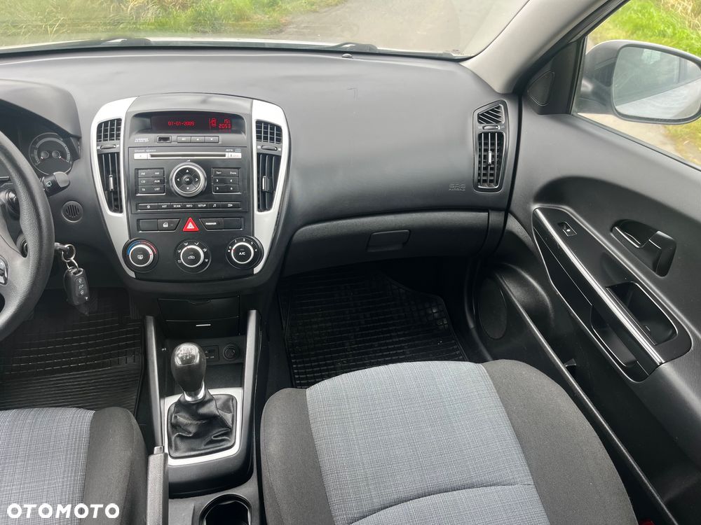 Kia Ceed - 30