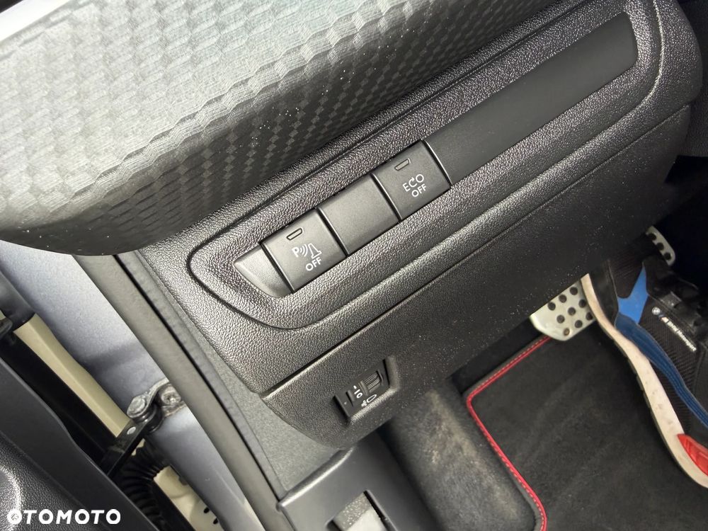 Peugeot 2008 PureTech 110 Stop&Start EAT6 GT-Line Edition - 22