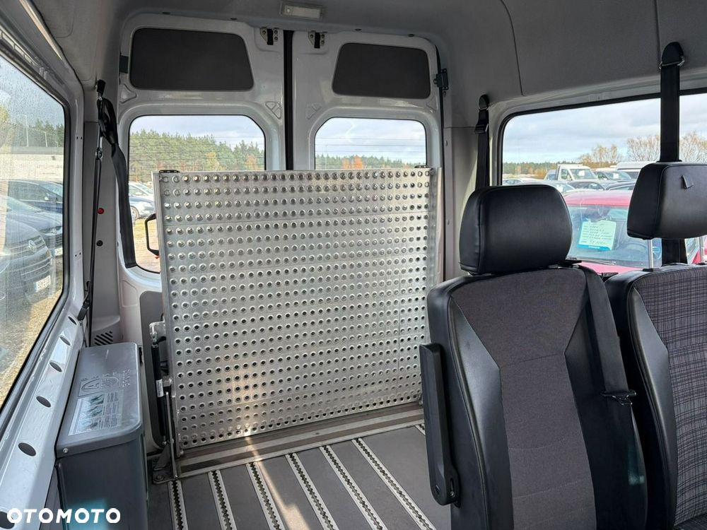 Mercedes-Benz Sprinter - 20