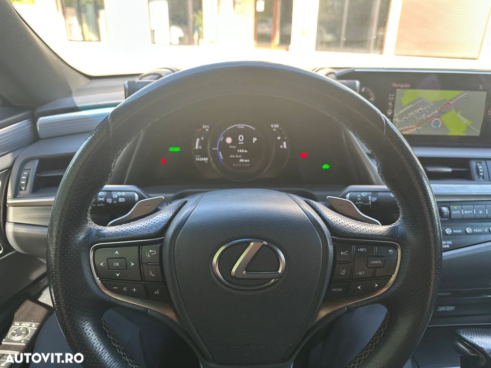 Lexus Seria ES 300h F Sport+ - 10