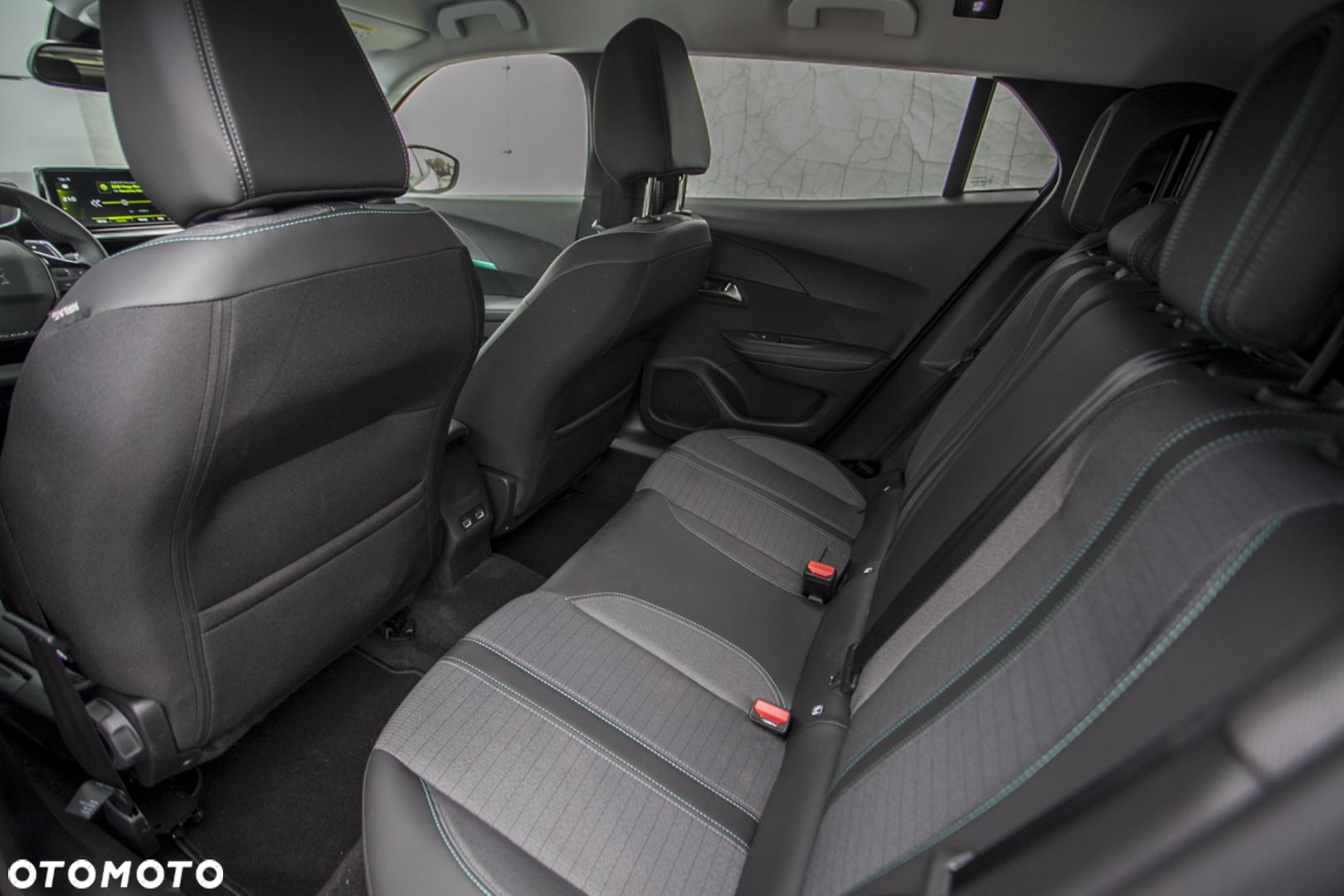 Peugeot 2008 1.2 PureTech Allure Pack S&S EAT8 - 21