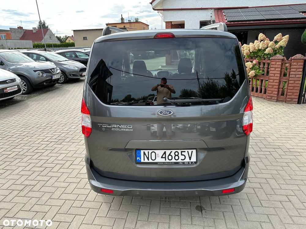 Ford Tourneo Courier - 35