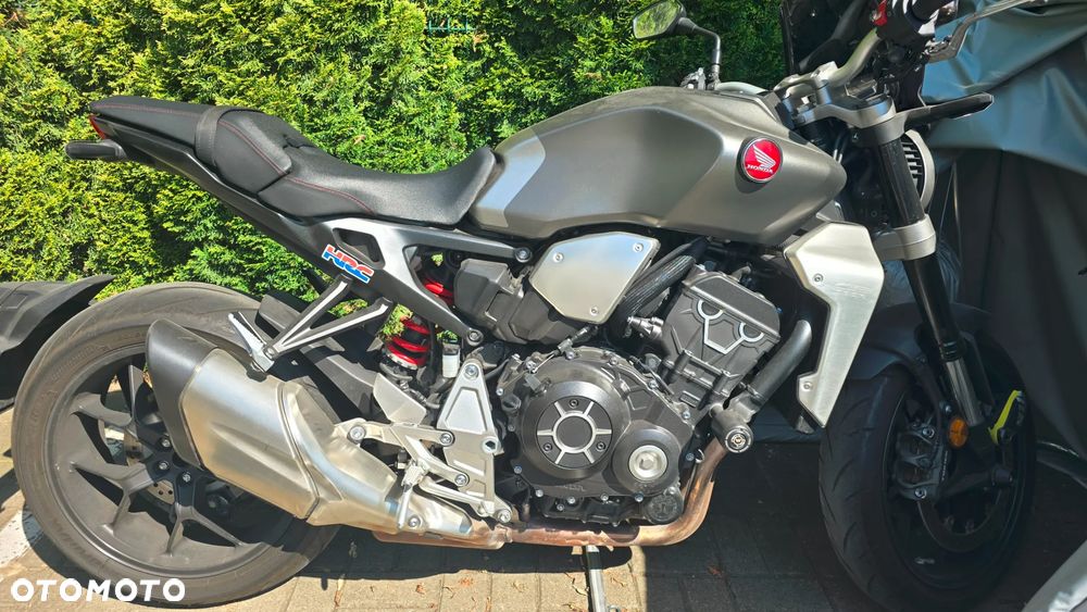 Honda CB - 1