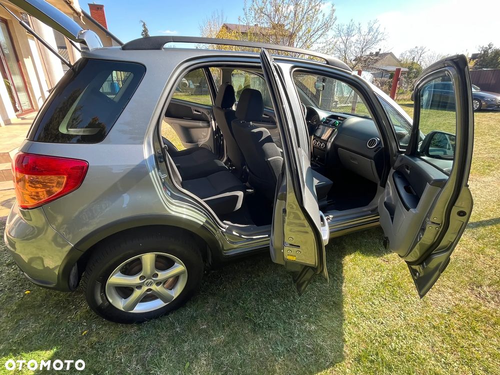 Suzuki SX4 1.6 VVT 4x2 Comfort - 16