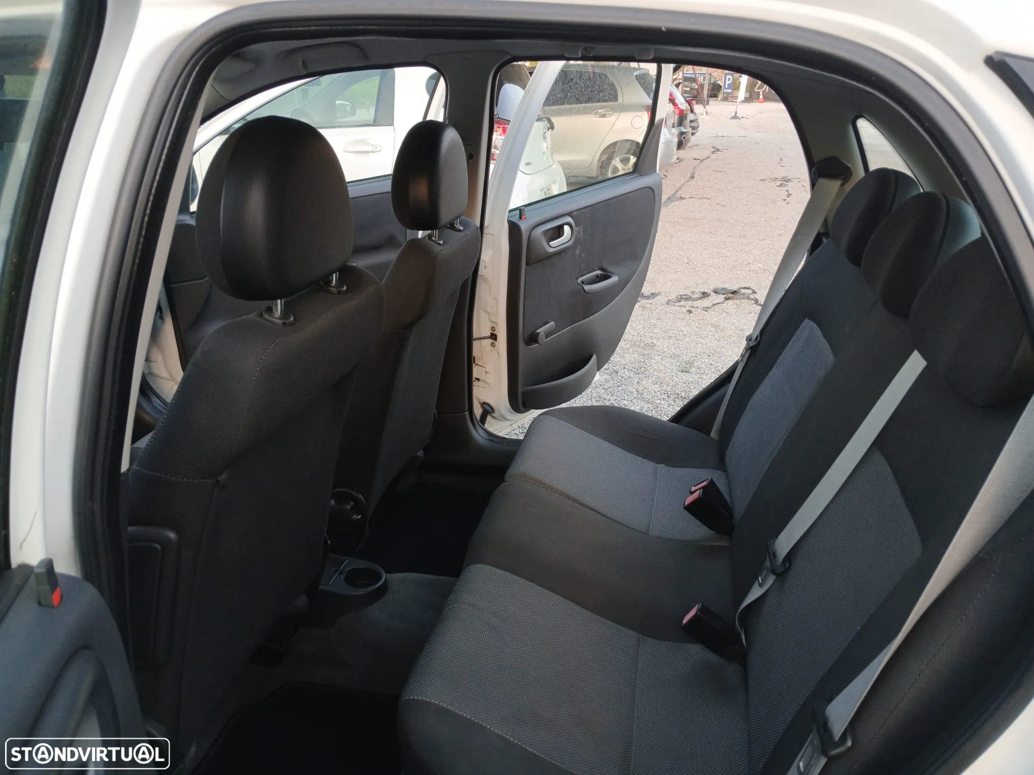 Opel Corsa 1.2 16V Cosmo - 3