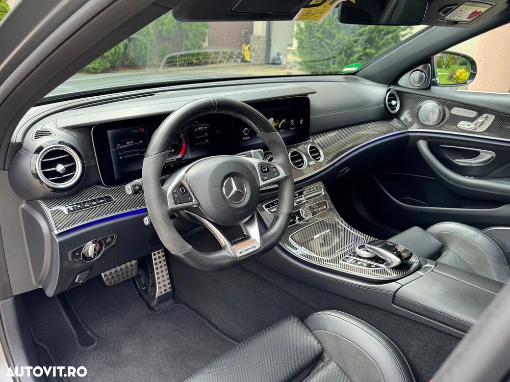 Mercedes-Benz E AMG 63 4Matic AMG Speedshift 9G-MCT - 9