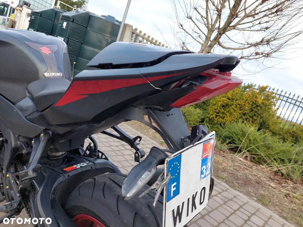Suzuki GSX-R - 16