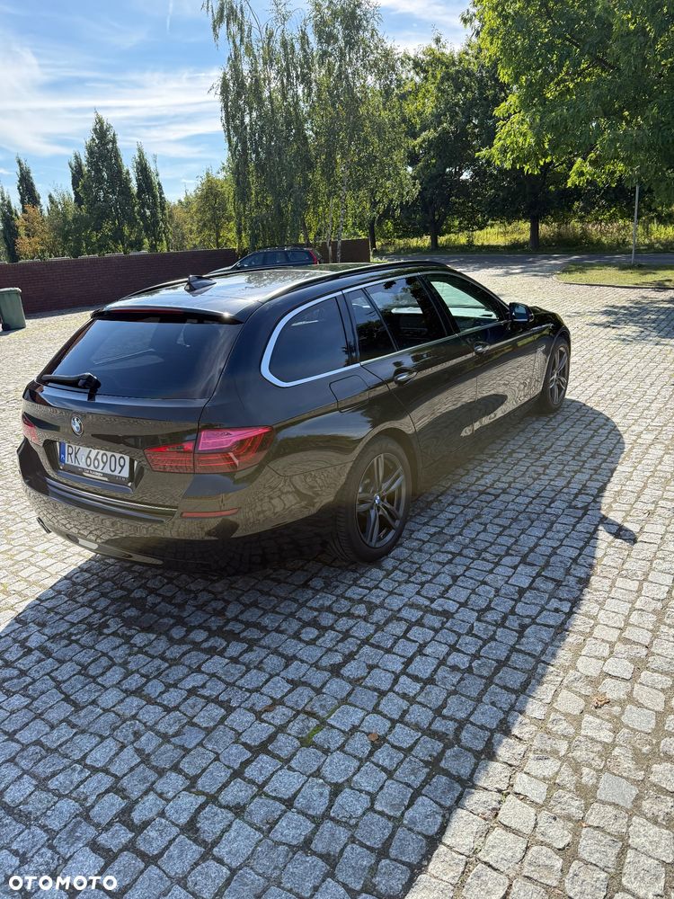 BMW Seria 5 525d xDrive Luxury Line - 7