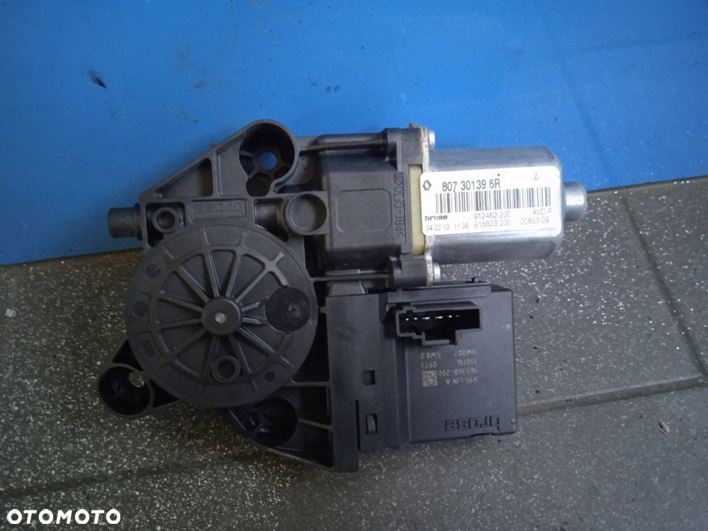 Silniczek Prawej Przedniej Szyby Renault Megane III - 1