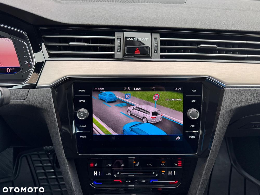 Volkswagen Passat Variant 2.0 TDI EVO Elegance DSG - 30