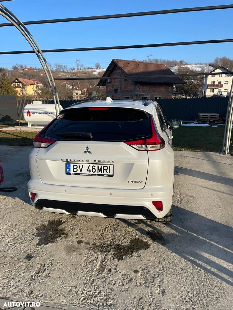 Mitsubishi Eclipse-Cross PHEV Intense+ Black - 9