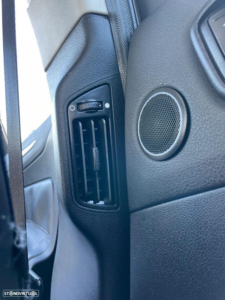 Ford Mondeo 1.8 TDCi Titanium - 34