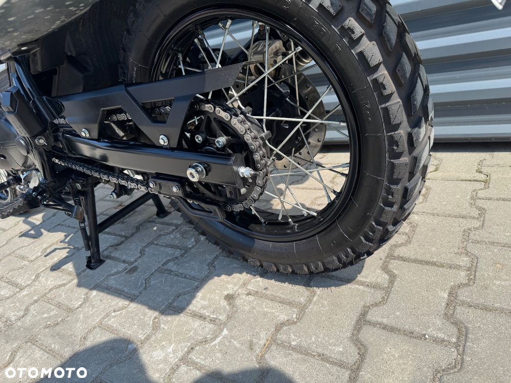 Royal Enfield Himalayan - 18