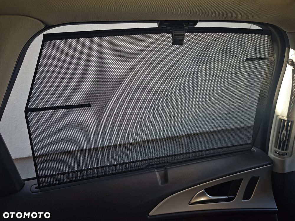 Audi A6 Avant 2.0 TDI Ultra S tronic - 25