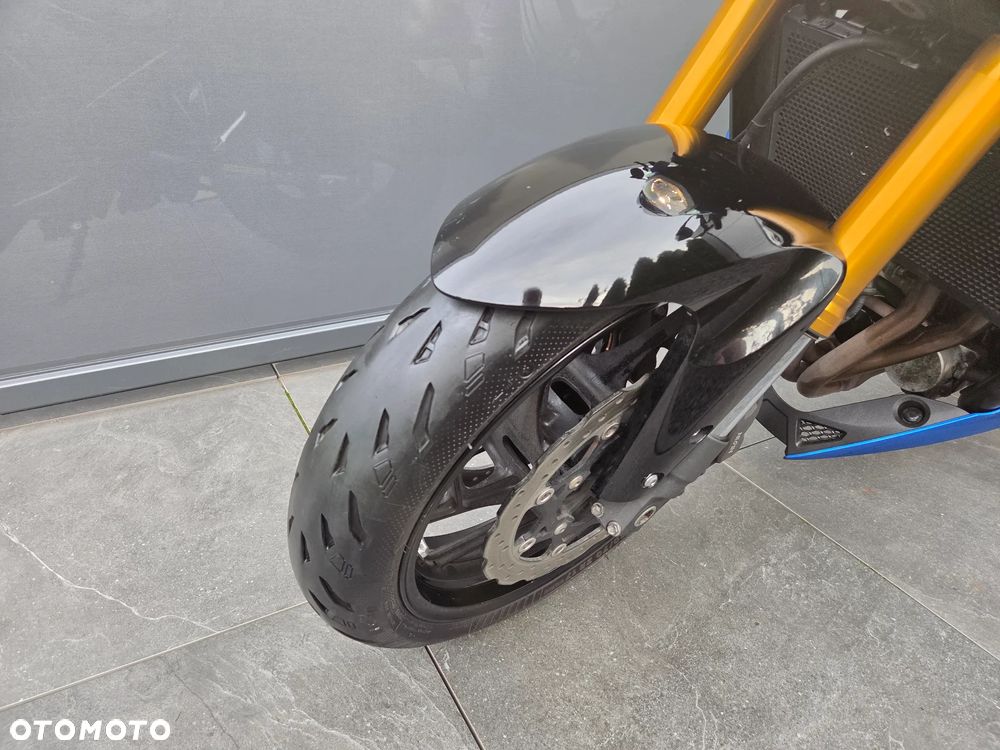 Suzuki GSX - 10