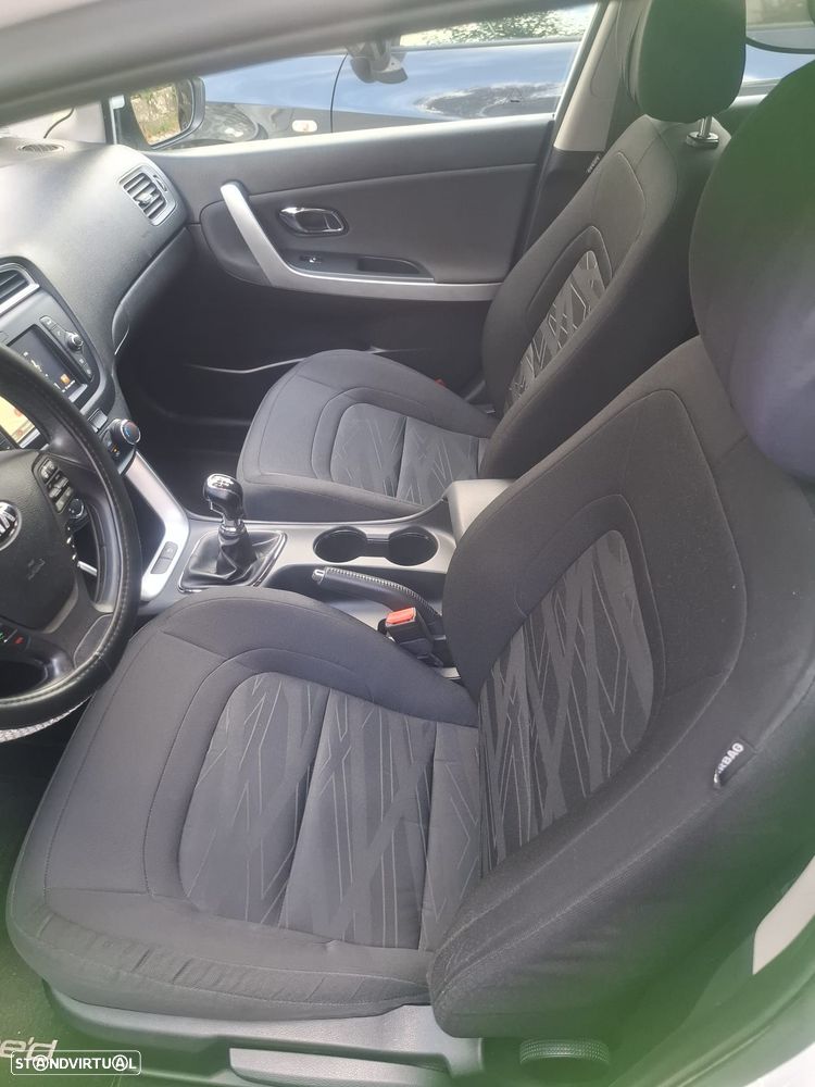 Kia Ceed 1.0 T-GDI Nav Line - 4